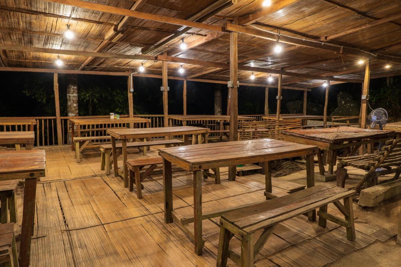 Lodge Rain Forest